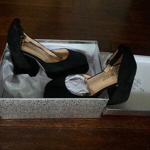 Semi/Formal Shoe